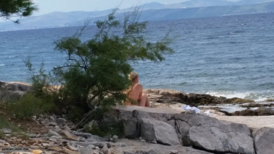 beach voyeur, popr,Topless babe